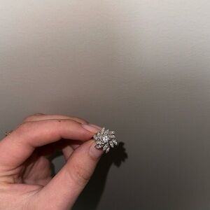 Vintage 18KT White Gold Diamond Flower Ring